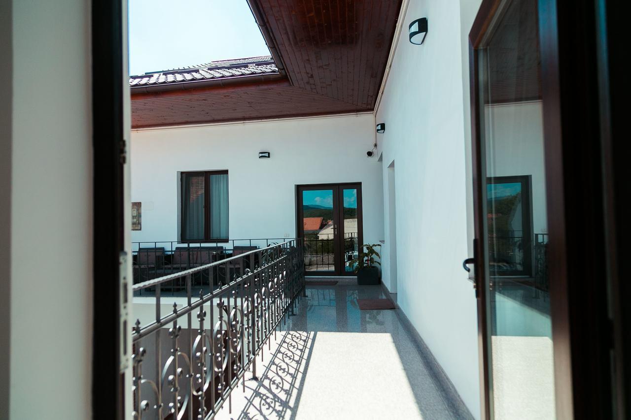 Elegant House Hotel ฟาการาช ภายนอก รูปภาพ